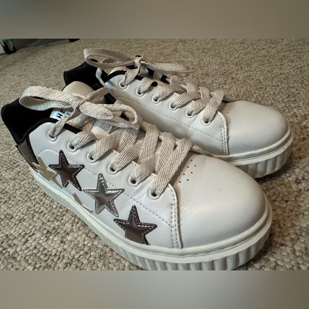 Skechers Kids' White and Brown Star Sneakers Pre-loved size 5